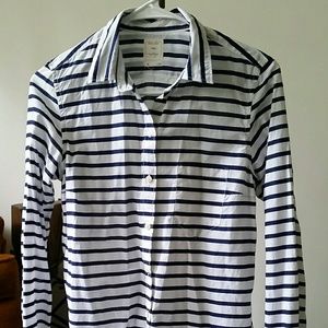 XS Gap long sleeve collar button down shirt